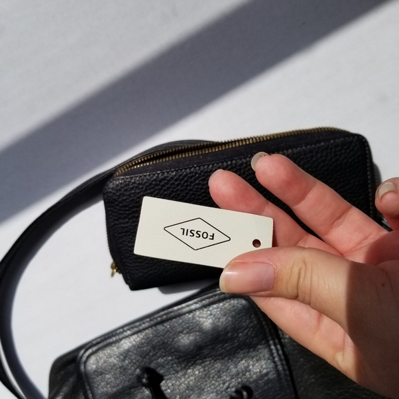 Fossil bag with matching wallet - Picture 15 of 16